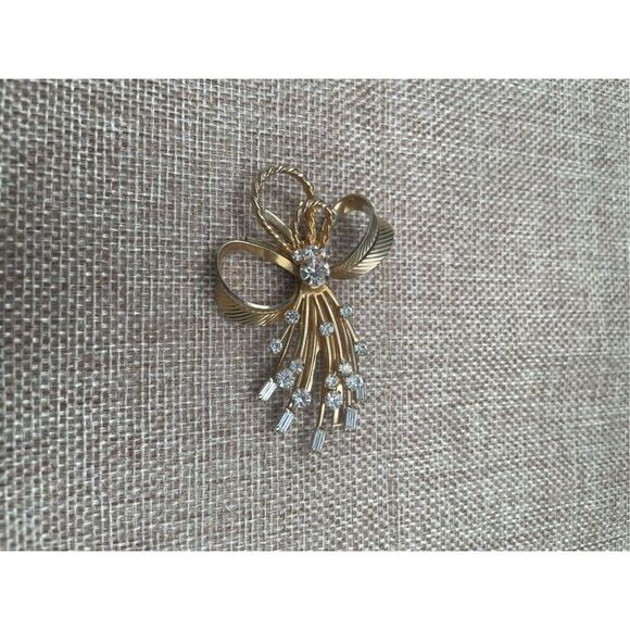 Vintage Sarah Coventry Vogue Rhinestone Bow Brooch Pin - Picture 5 of 5
